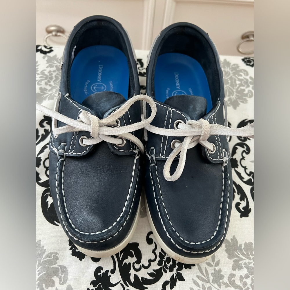 Blue Dooney and Bourke Boat Shoe. Size 6. Worn once. Size 6